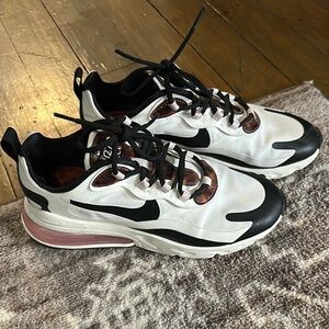 Nike Women's Air 70 REACT